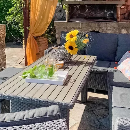 Beautiful With Pool * Ipáti