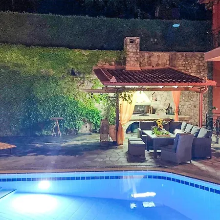 Beautiful With Pool Prázdninový dům *